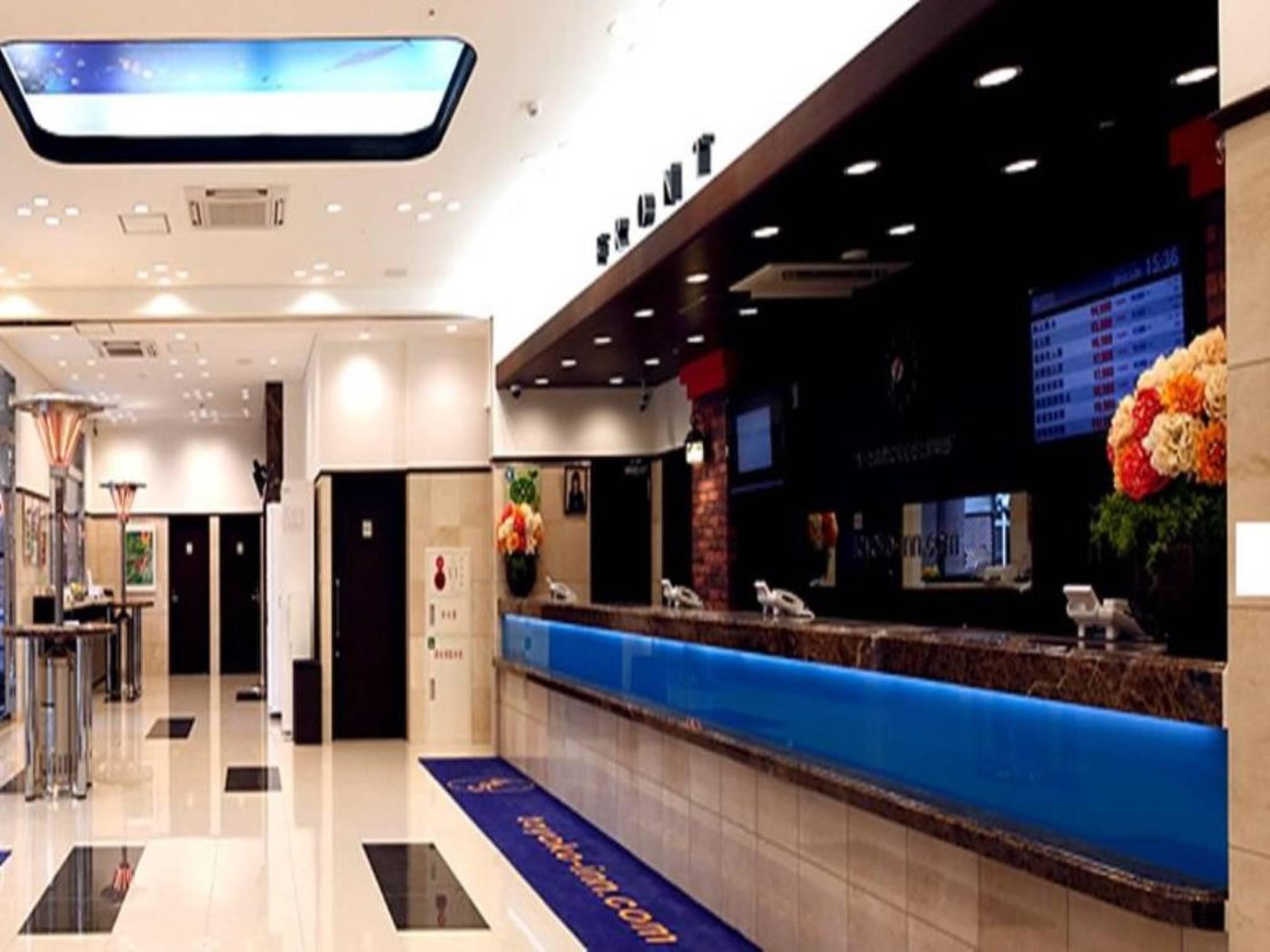 Toyoko Inn Hokkaido Hakodate Ekimae Asaichi Exterior photo